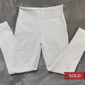 SOLD | Woven pattern leggings, size small